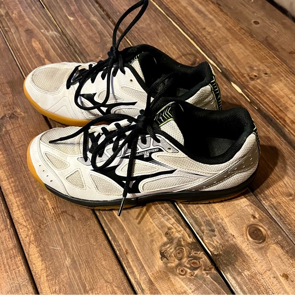 Mizuno Women’s Volleyball Shoes / Cyclone Speed 2 / size 8.5 - Picture 5 of 7